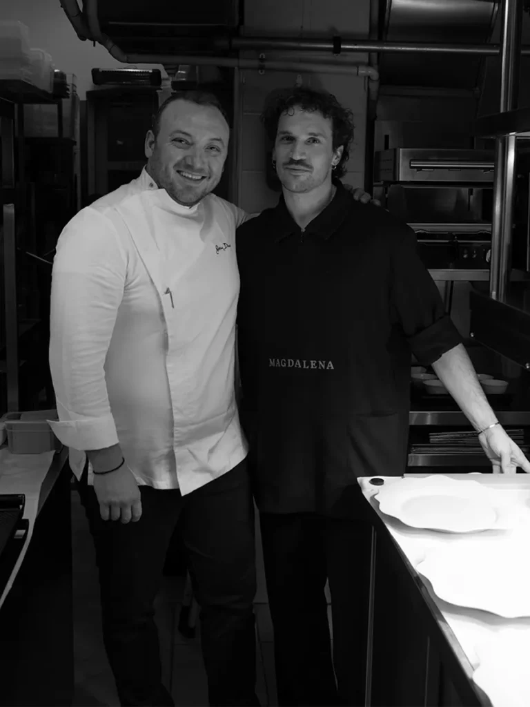 Four-Hands Dominik Hartmann